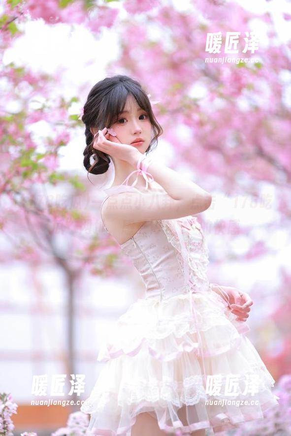 一点点小八卦，点击“178吃瓜”网址，感受胃里瘆瘆的快感