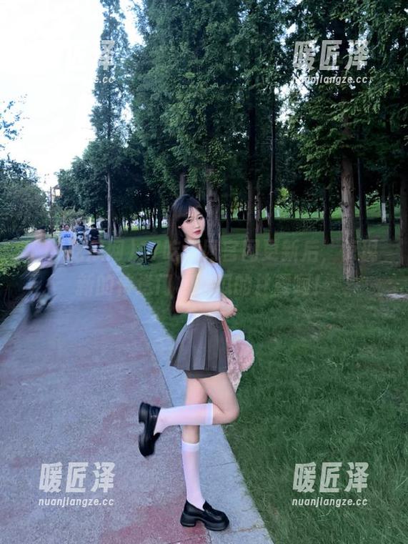 17吃瓜网官网更新后，惊现新的传送门，吃瓜的甘露啊！