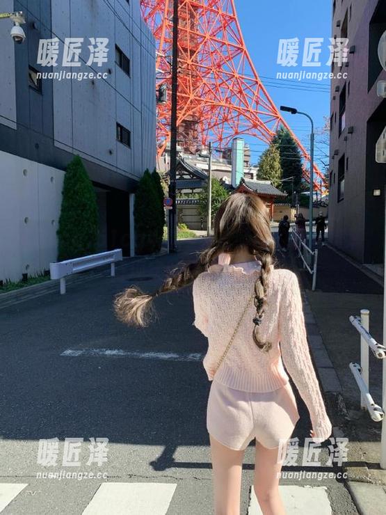 51cg 51cg4的网页,脑内的五彩斑斓与现实的平淡对撞。