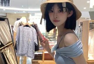 深夜用app刷51fun，心想，果然还是要吃点瓜充当宵夜。