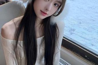 iOS的小窗口里，51吃瓜fun的姿势太别致了...就是我也想试试。