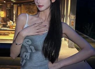 51吃瓜网taipei登录，娜娜为我倾情献上花样吃瓜套餐！