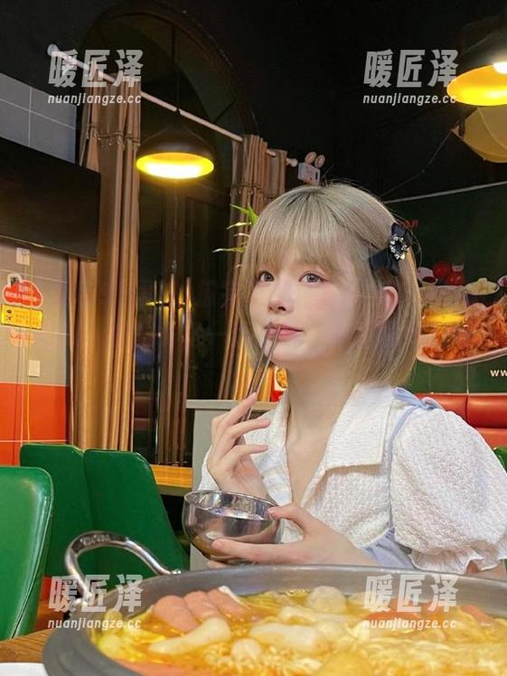 撩完“九色91黑料”网站的瓜，我的嘴角一直上扬，肆无忌惮的快乐！