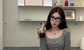 永久在线，不管gossip还是八卦，吃瓜网承包你的好奇心！