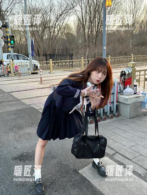 吃瓜网 心心念念的朝阳消息,都在吃瓜网网址,这谜一样的剧情啊!