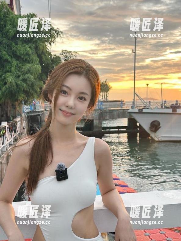 吃瓜网 首页热议:吃瓜网的瓜,你吃了吗?瞬间打破嘴角的平静。