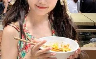吃瓜网17的网页，找到了一些真·瓜友，聊得我都想送小礼物！