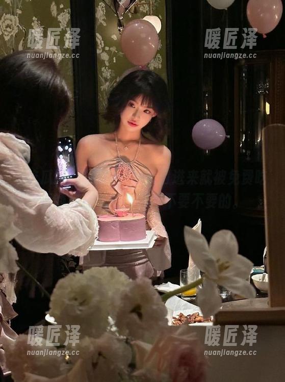 吃瓜网，从入口进来就被免费吃瓜的疯狂氛围吸引得不要不要的。