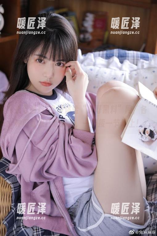 免费体验“扒哥黑料”网，各种瓜就像狂欢派对，一节接一节地上！