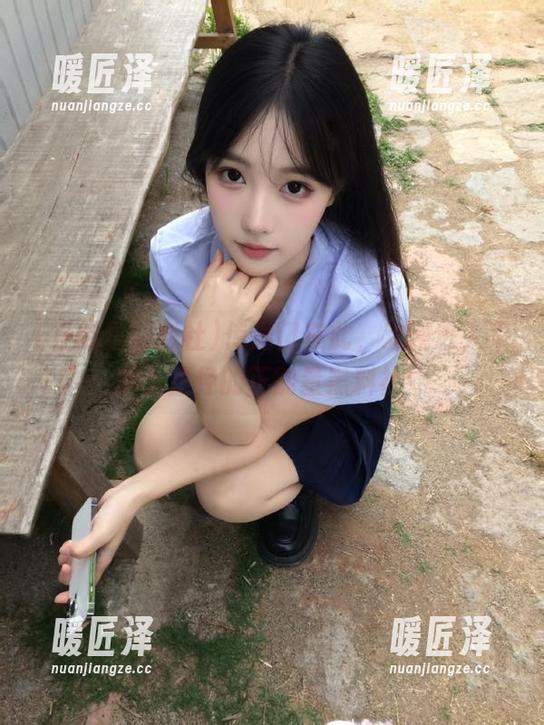 传送门在此，欢迎进入不那么正经的正能量黑料社！