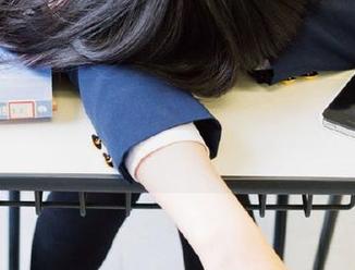 想问下黑哥冲料的回家地址，是不是藏在小巷子里？