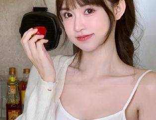 瓜群众奔向黑料不打徉网站，一场狂欢即将上演