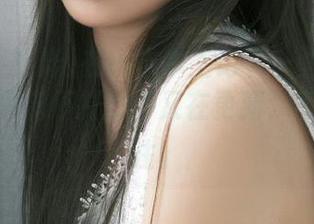 在小本本上记下一些心塞的瓜，“黑料不打烊”又在更新，不得不关注。
