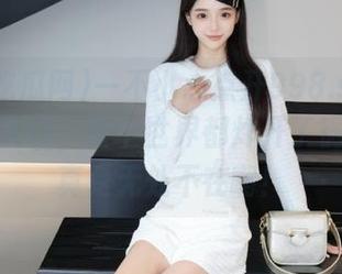 一不小心点开998.su黑料吃瓜网入口，整个世界都炸开了锅，八卦真是无处不在啊！