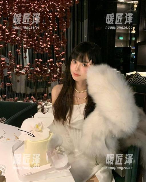 黑料老司机 “黑料老司机”更新,今天的料让人摸不着头脑,像极了我上次买的拼图,全是边角!